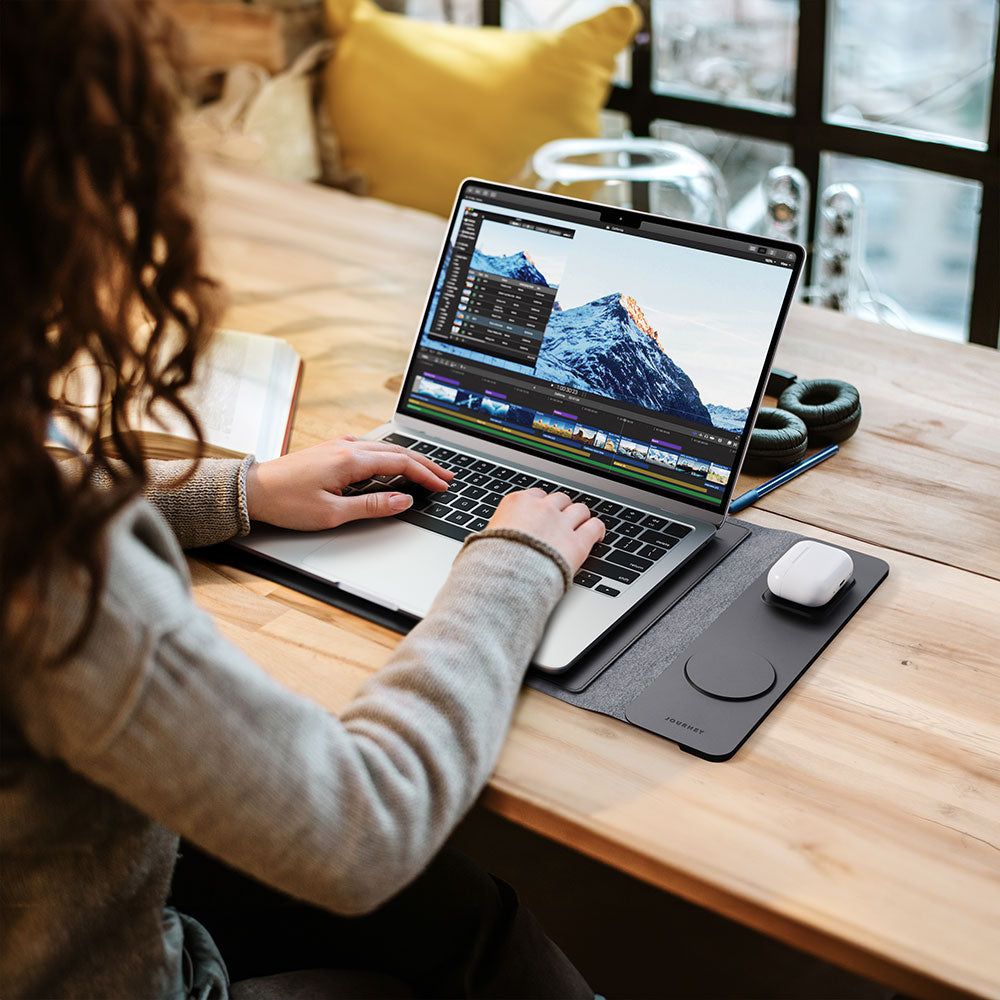 4 in 1 Wireless Charging Laptop Sleeve with Built - in Fast Charger - GulfGadgets