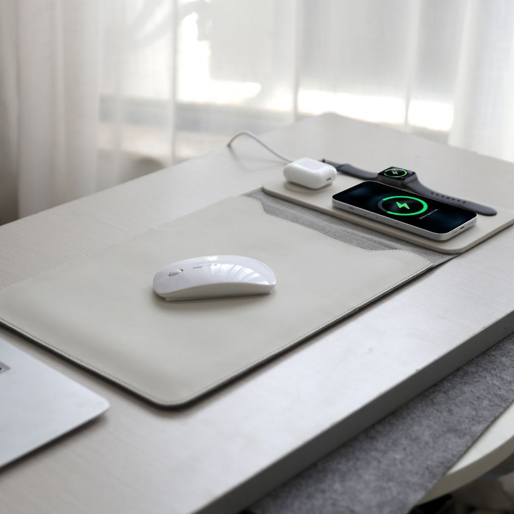 4 in 1 Wireless Charging Laptop Sleeve with Built - in Fast Charger - GulfGadgets